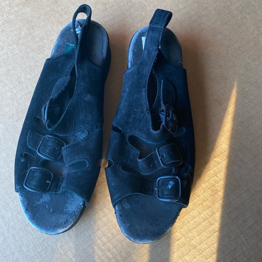 Red Cross black sandals, in used condition size 6.